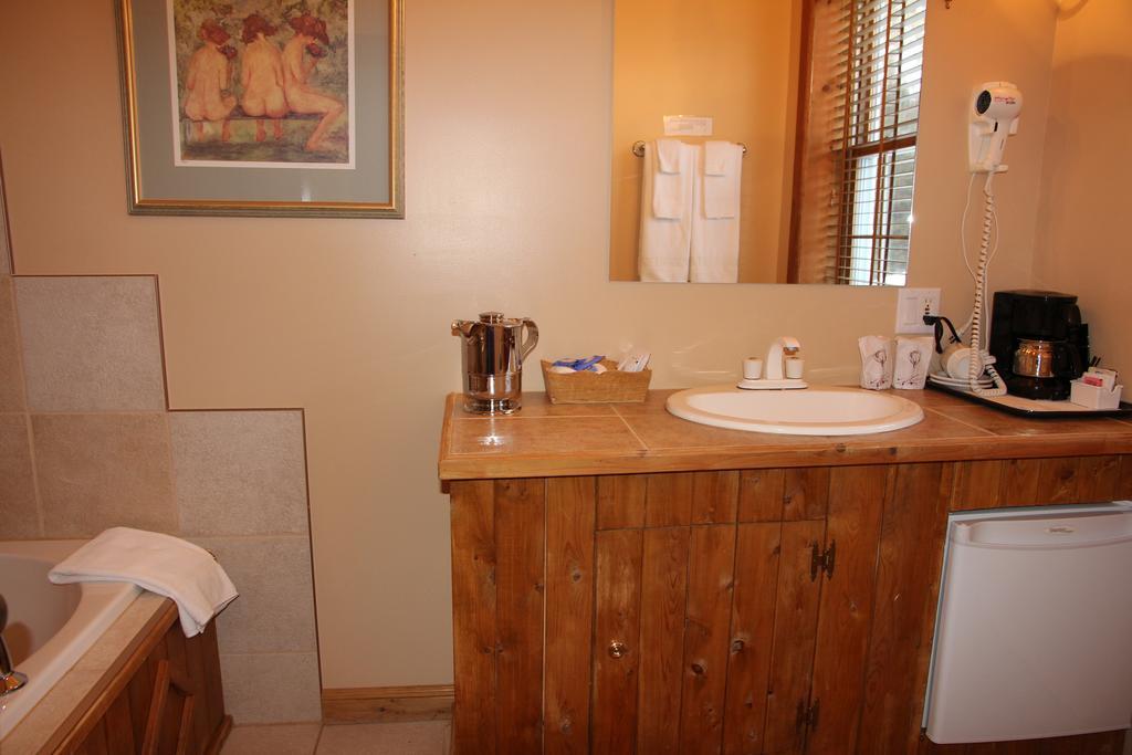 B&B Les Deux Pignons Petit-Saguenay ภายนอก รูปภาพ