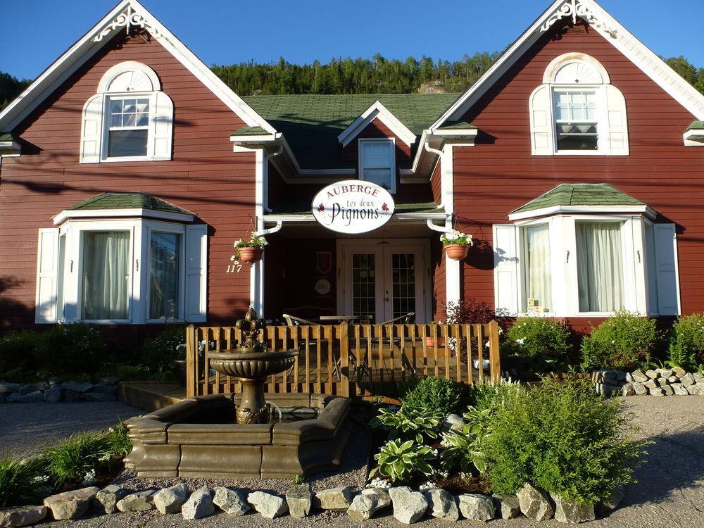 B&B Les Deux Pignons Petit-Saguenay ภายนอก รูปภาพ