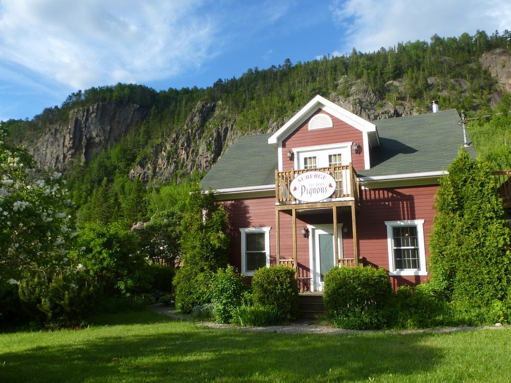B&B Les Deux Pignons Petit-Saguenay ภายนอก รูปภาพ