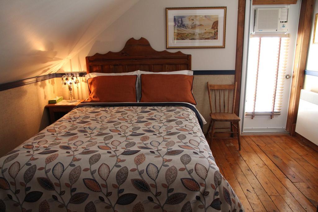 B&B Les Deux Pignons Petit-Saguenay ภายนอก รูปภาพ
