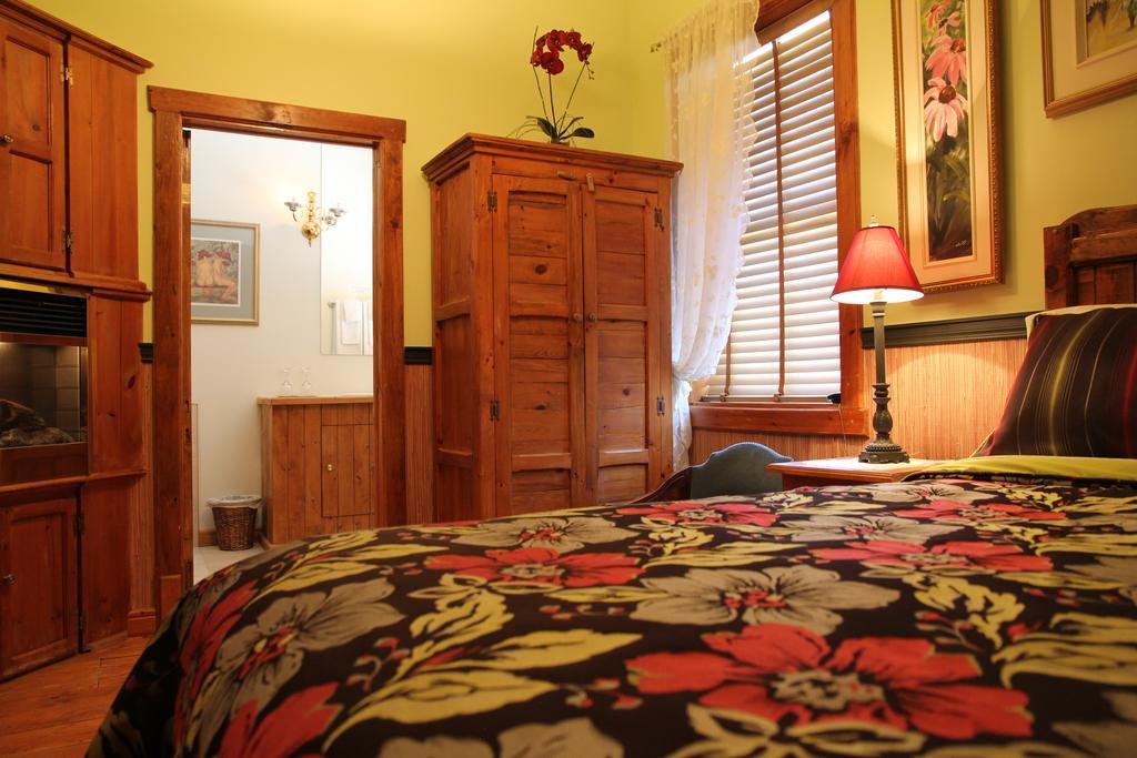 B&B Les Deux Pignons Petit-Saguenay ภายนอก รูปภาพ