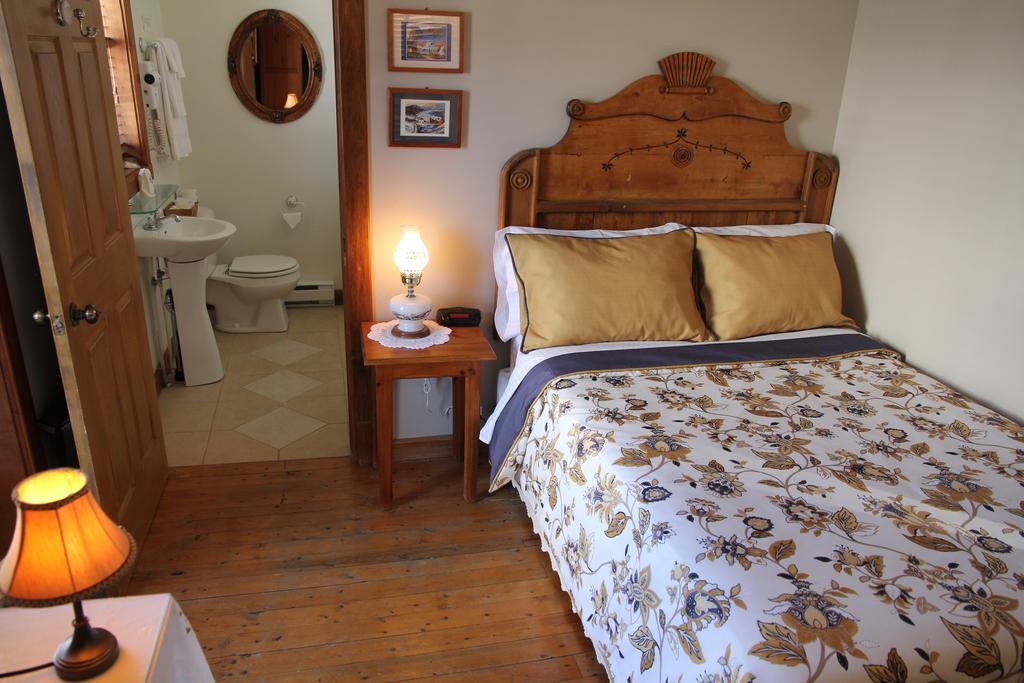 B&B Les Deux Pignons Petit-Saguenay ภายนอก รูปภาพ