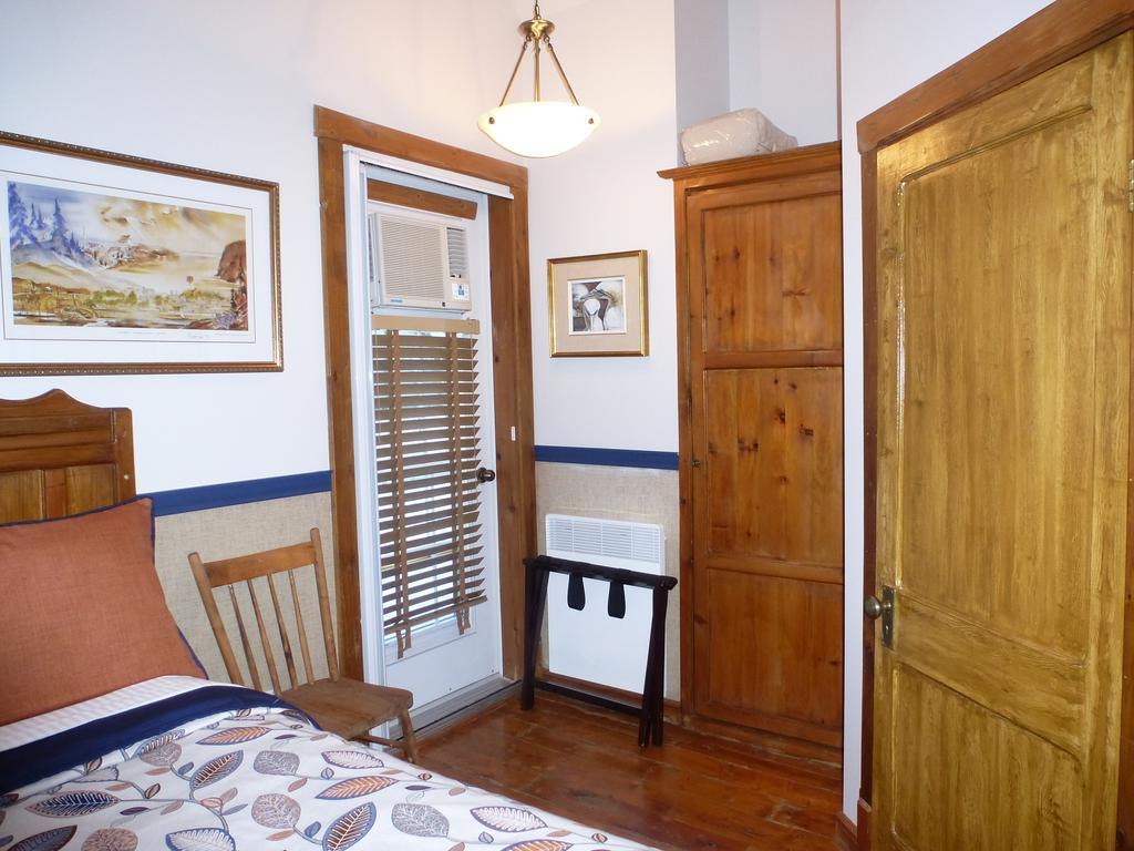 B&B Les Deux Pignons Petit-Saguenay ภายนอก รูปภาพ