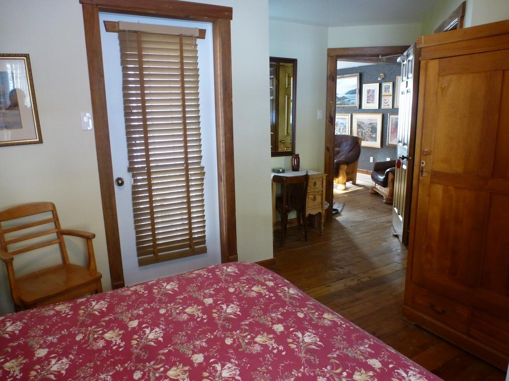 B&B Les Deux Pignons Petit-Saguenay ภายนอก รูปภาพ