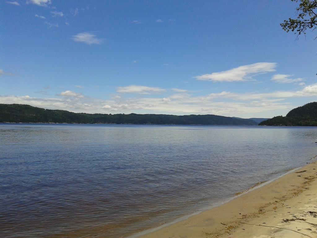 B&B Les Deux Pignons Petit-Saguenay ภายนอก รูปภาพ
