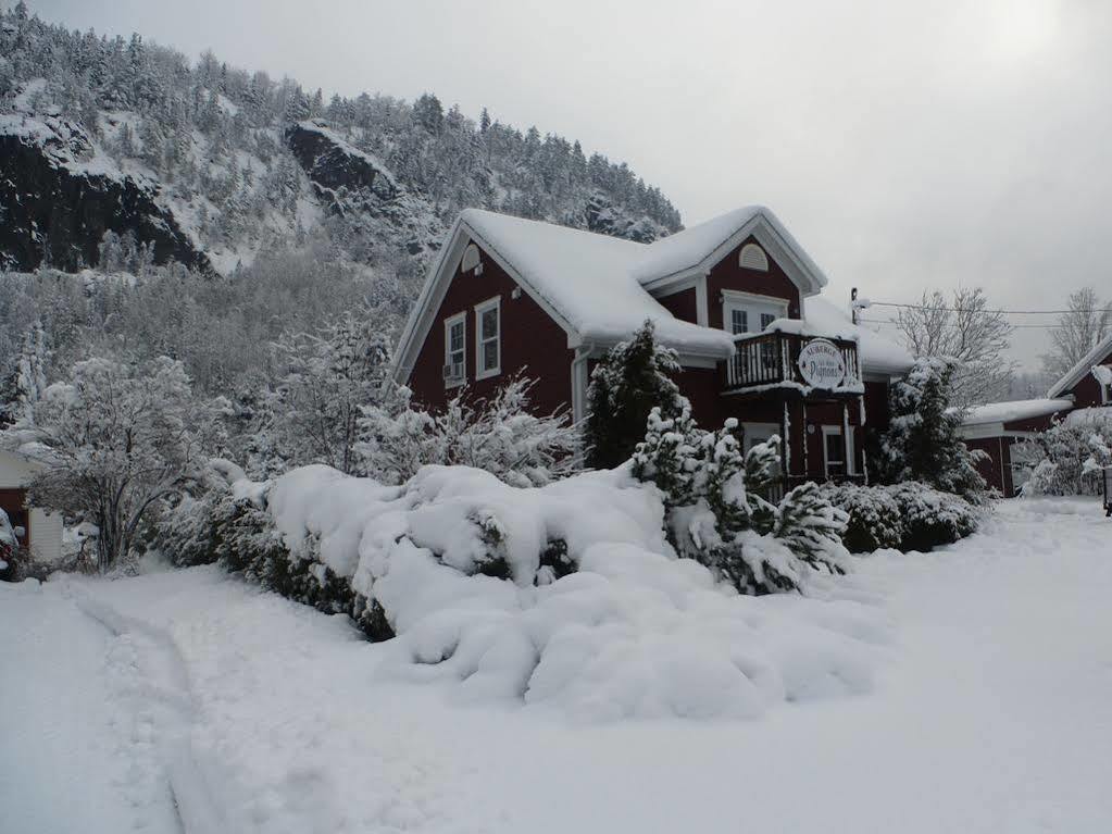 B&B Les Deux Pignons Petit-Saguenay ภายนอก รูปภาพ