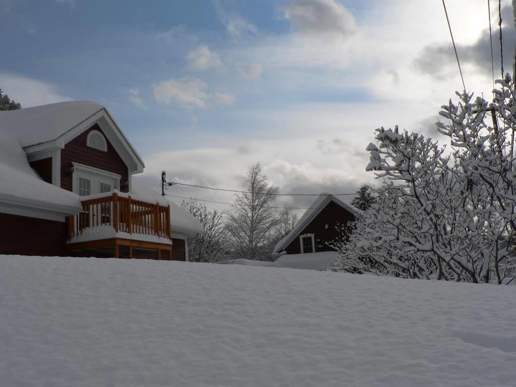 B&B Les Deux Pignons Petit-Saguenay ภายนอก รูปภาพ